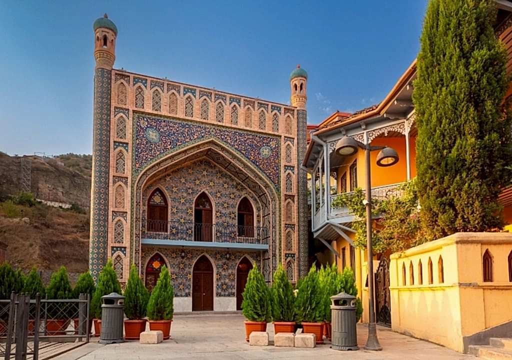 Sadece Kimliğinizle Yurt Dışı Keyfi: Gürcistan'a Vizesiz Giriş Rehberi 2025