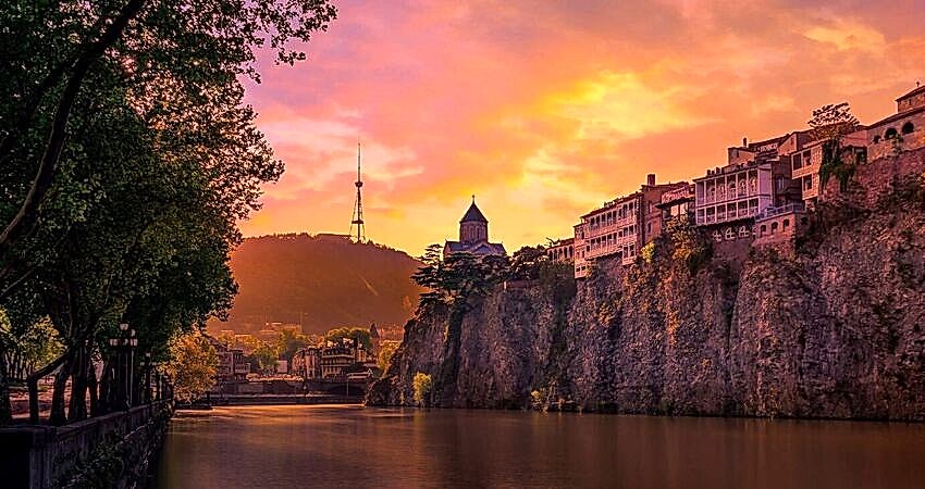 Ankara Çıkışlı Uçaklı Tiflis Batum Turu (Tiflis Direkt  Uçuş)